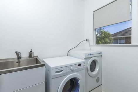 Photo of property in 157a Carlisle Road, Northcross, Auckland, 0632