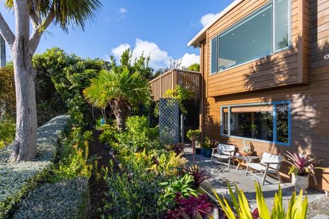 Photo of property in 41a Kotare Street, Waikanae, 5036