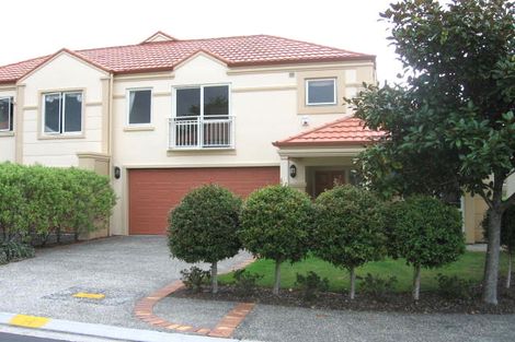 Photo of property in 1 Pilsdon Place, New Lynn, Auckland, 0600