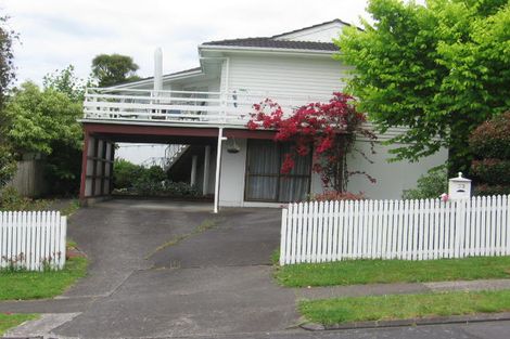 Photo of property in 33 Nevada Avenue, Pakuranga Heights, Auckland, 2010