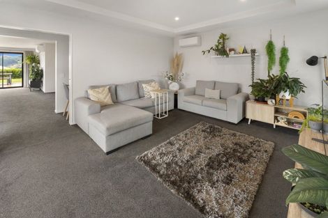 Photo of property in 11 Huntaway Close, Stoke, Nelson, 7011