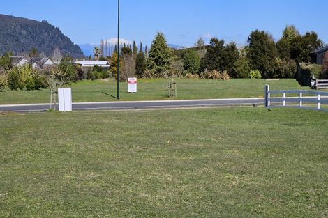Photo of property in 6 Pukatea Lane, Kinloch, Taupo, 3377