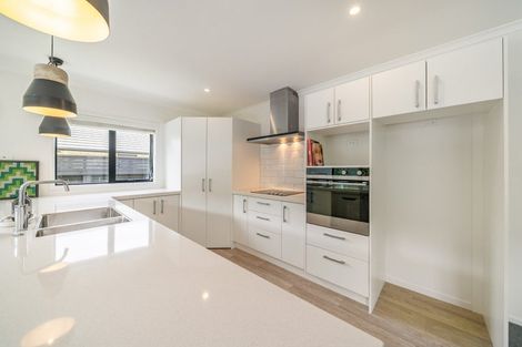 Photo of property in 84 Riverstone Drive, Riverstone Terraces, Upper Hutt, 5018