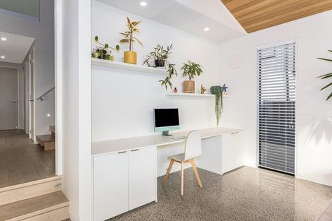 Photo of property in 58 Muri Road, Pukerua Bay, 5026