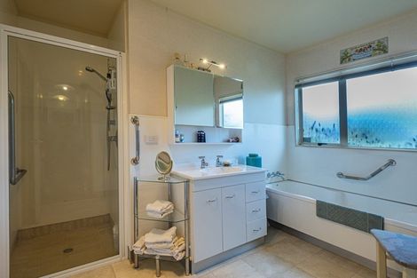 Photo of property in 11 Noone Close, Onerahi, Whangarei, 0110
