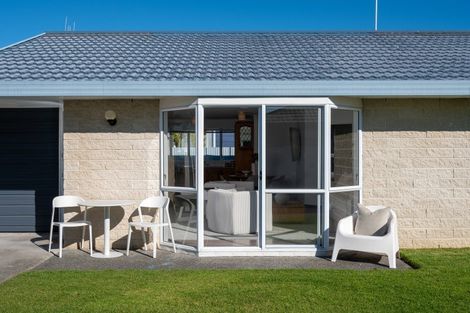 Photo of property in 2/432 Gloucester Street, Taradale, Napier, 4112