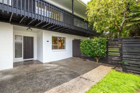 Photo of property in 4 Sispara Place, Beach Haven, Auckland, 0626