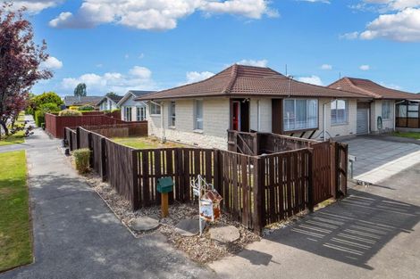 Photo of property in 57 Sarabande Avenue, Redwood, Christchurch, 8051