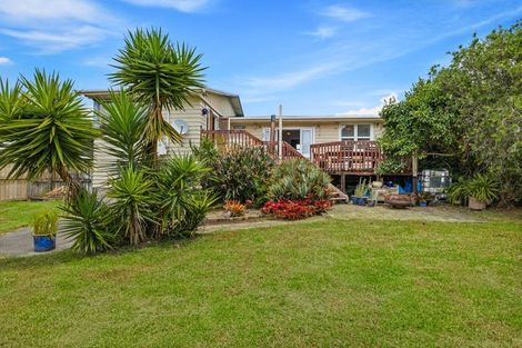 Photo of property in 253 Don Buck Road, Massey, Auckland, 0614