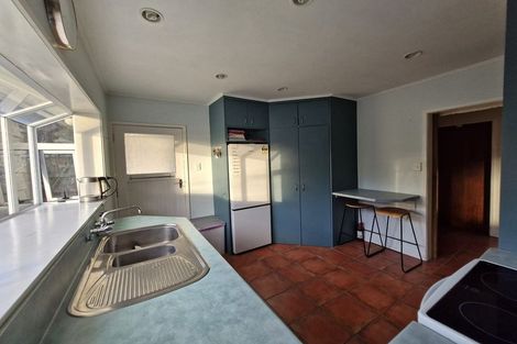 Photo of property in 14 Robert Street, Newlands, Wellington, 6037