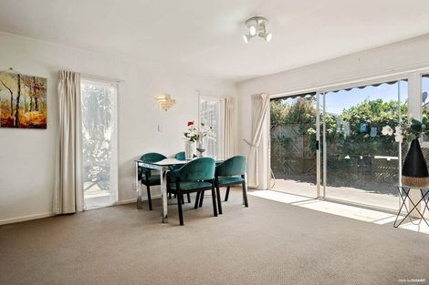 Photo of property in 2/957a Beach Road, Torbay, Auckland, 0630