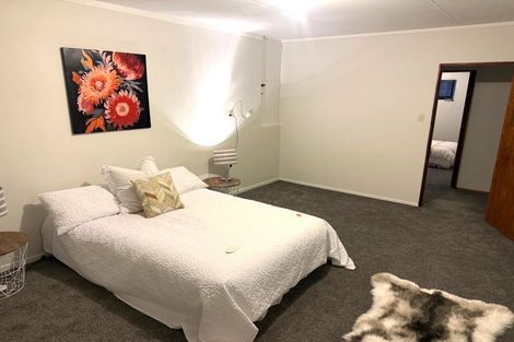 Photo of property in 2/35a Rangatira Road, Beach Haven, Auckland, 0626