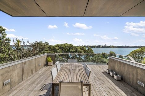 Photo of property in 94 Stanley Point Road, Stanley Point, Auckland, 0624