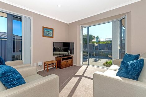 Photo of property in 26 Leon Street, Riverdale, Gisborne, 4010