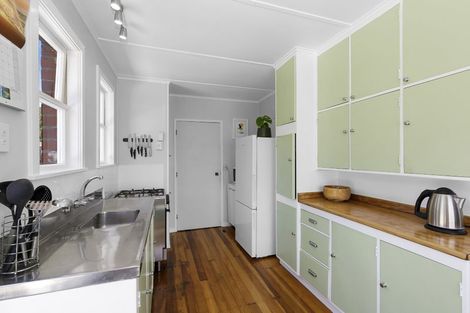 Photo of property in 114 Judd Crescent, Naenae, Lower Hutt, 5011