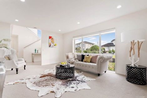 Photo of property in 99 Bayvista Drive, Karaka, Papakura, 2113