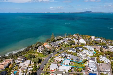 Photo of property in 2/48 Churchill Road, Murrays Bay, Auckland, 0630
