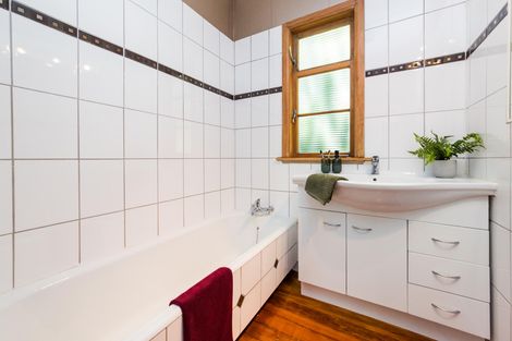 Photo of property in 170 Maxwells Line, Awapuni, Palmerston North, 4412