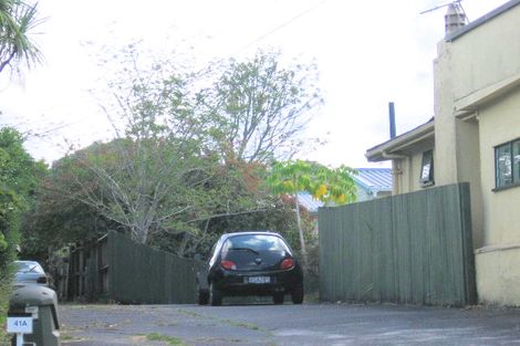 Photo of property in 2/39 Stottholm Road, Titirangi, Auckland, 0604