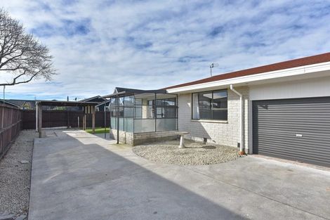 Photo of property in 17 Apollo Place, Papanui, Christchurch, 8052