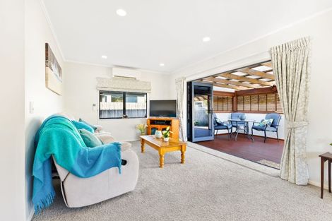 Photo of property in 8 Elizabeth Street, Orewa, 0931