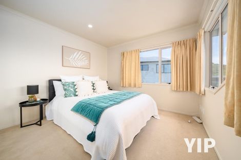 Photo of property in 45 Tamworth Crescent, Newlands, Wellington, 6037