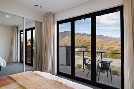 Photo of property in 1 Goldleaf Hill, Queenstown, 9300