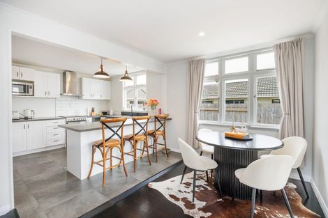 Photo of property in 12 Rata Street, Roslyn, Palmerston North, 4414