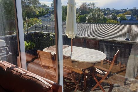 Photo of property in 1/22 Woodside Avenue, Northcote, Auckland, 0627