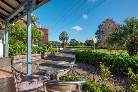 Photo of property in 54 Wairoa Road, Narrow Neck, Auckland, 0624