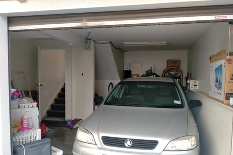 Photo of property in 35 Macdonald Crescent, Te Aro, Wellington, 6011
