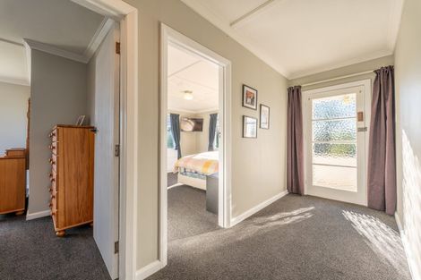 Photo of property in 14 Bathgates Road, Waimate, 7980
