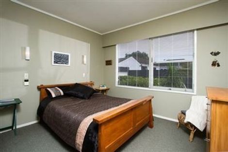 Photo of property in 1 Frater Avenue, Milford, Auckland, 0620