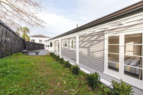 Photo of property in 53b Woodglen Road, Glen Eden, Auckland, 0602