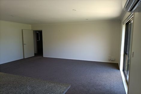 Photo of property in 10 Mcgowan Rise, Tuakau, 2121