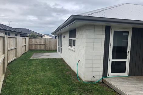 Photo of property in 33 Kahuparere Crescent, Pyes Pa, Tauranga, 3112