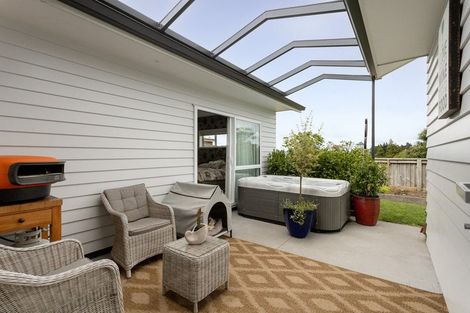 Photo of property in 2 Karanema Place, Coastlands, Whakatane, 3120