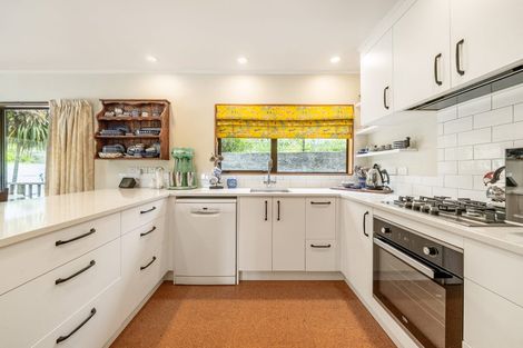 Photo of property in 16 Jocelyn Crescent, Pinehaven, Upper Hutt, 5019