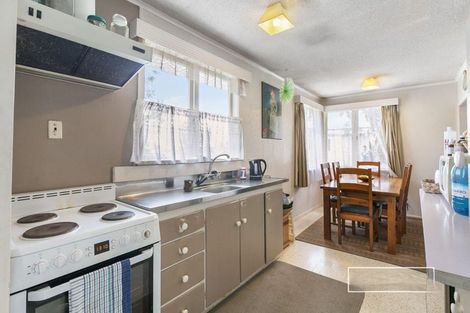 Photo of property in 72 Friedlanders Road, Manurewa, Auckland, 2102