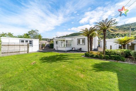 Photo of property in 10 Golf Road, Manor Park, Lower Hutt, 5019