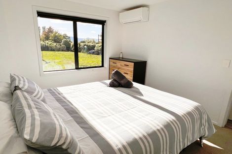 Photo of property in 2 Cleland Close, Wanaka, 9382