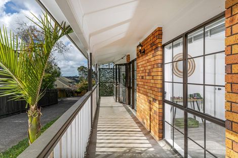 Photo of property in 1/4227 Great North Road, Glendene, Auckland, 0602