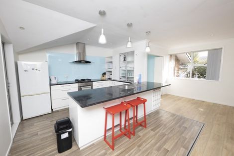 Photo of property in 14 Ellison Place, Pakuranga Heights, Auckland, 2010