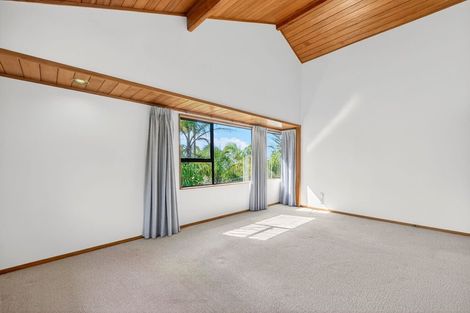 Photo of property in 2/50 Masterton Road, Rothesay Bay, Auckland, 0630
