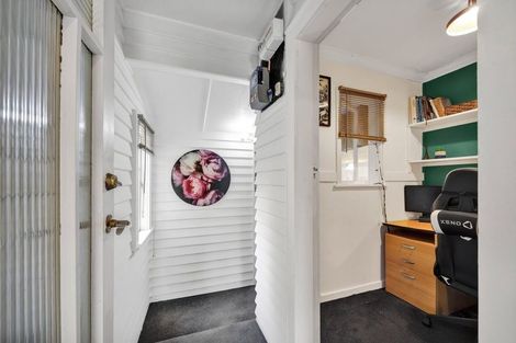 Photo of property in 6 Moana Crescent, Blagdon, New Plymouth, 4310