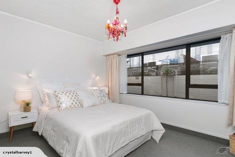 Photo of property in 22 The Mall, Mount Maunganui, 3116