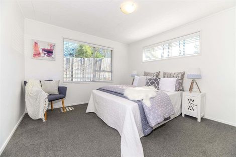 Photo of property in 380 East Coast Road, Sunnynook, Auckland, 0630