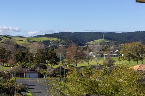 Photo of property in 20 Te Kauri Place, Helensville, 0800