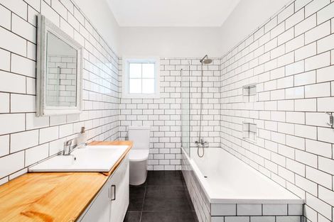 Photo of property in 28 Ferry Road, Whakatane, 3120