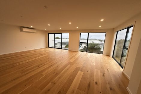 Photo of property in 1 Colenso Place, Otaki Beach, Otaki, 5512